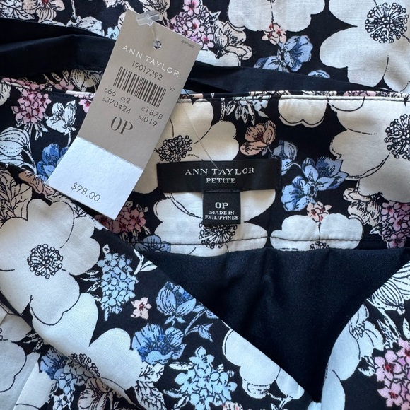 NWT Womens Ann Taylor Blue and White Mini A-Line Skirt with Tie Front Size 0P - Picture 4 of 6